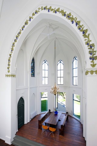Illustration for article titled Beautiful Churches That Have Been Converted into Secular Buildings